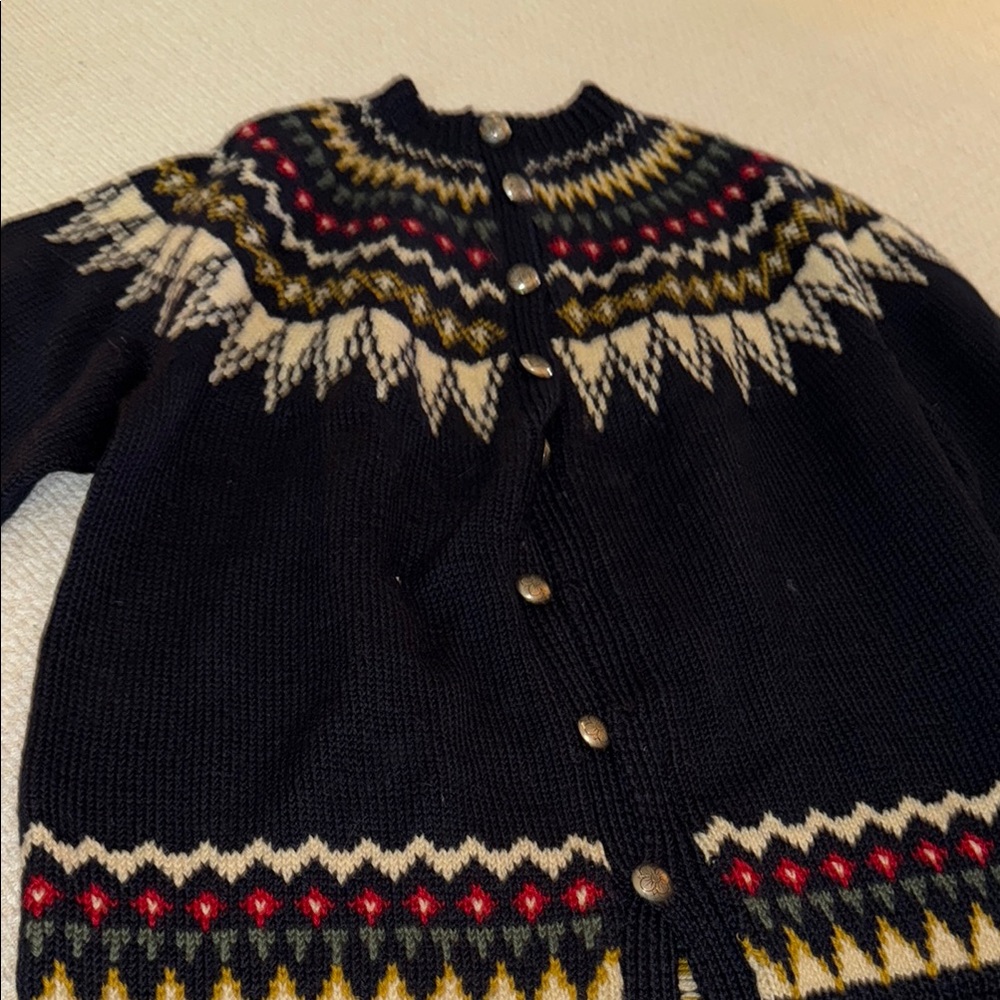 Women's Hand Maid Wool Fair Isle Cardigan with silver buttons